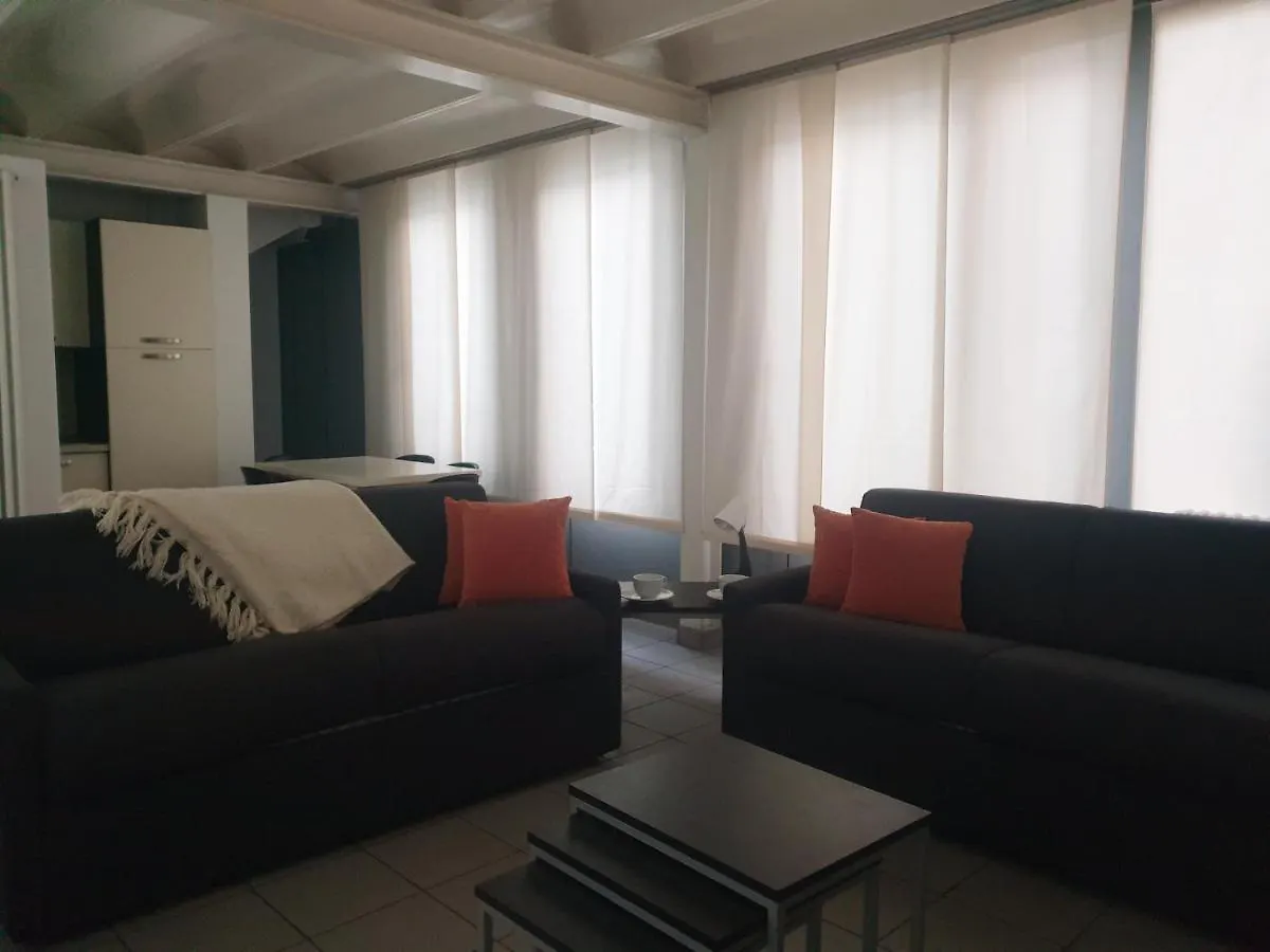 公寓 Apparthotel Casa Ideale 莱科